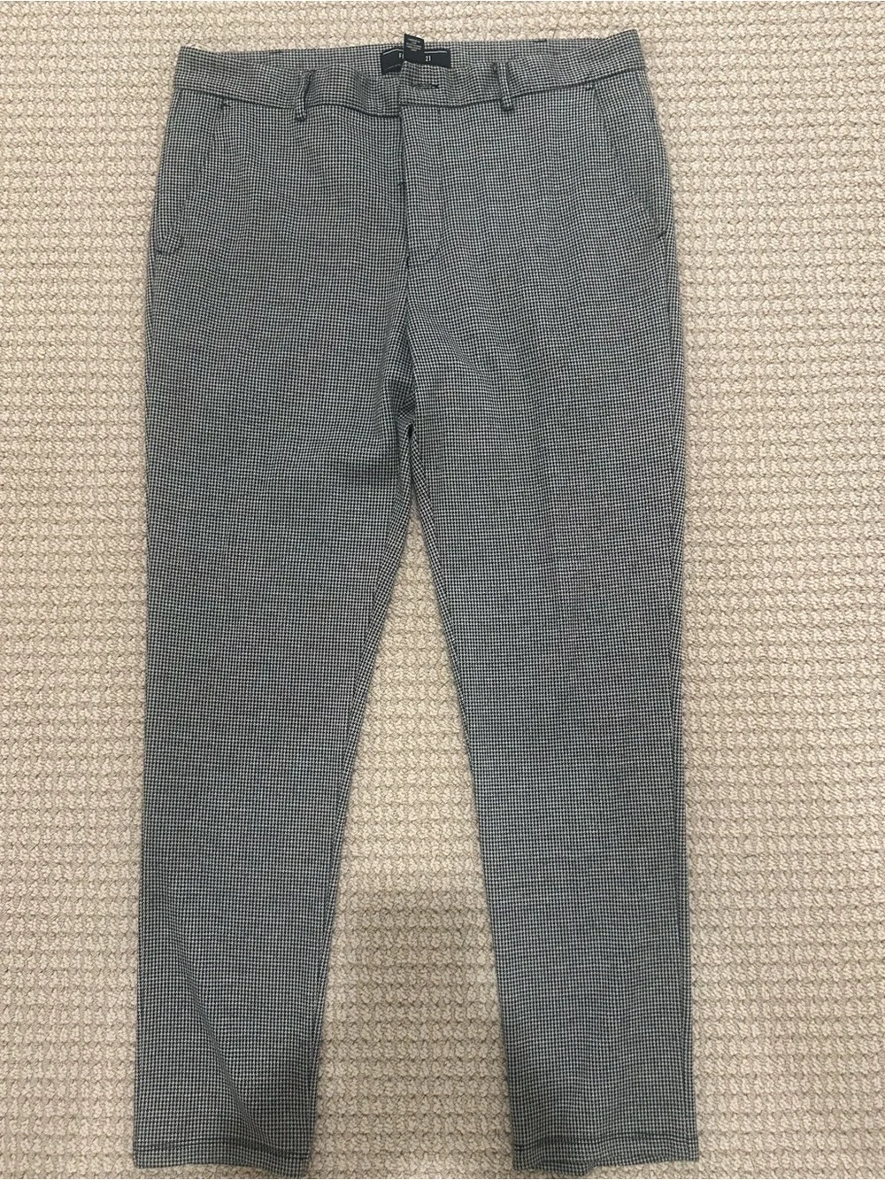 Forever 21 Men's Black and White Micro Houndstooth Chinos